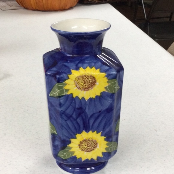 Other - Very pretty sunflower vase